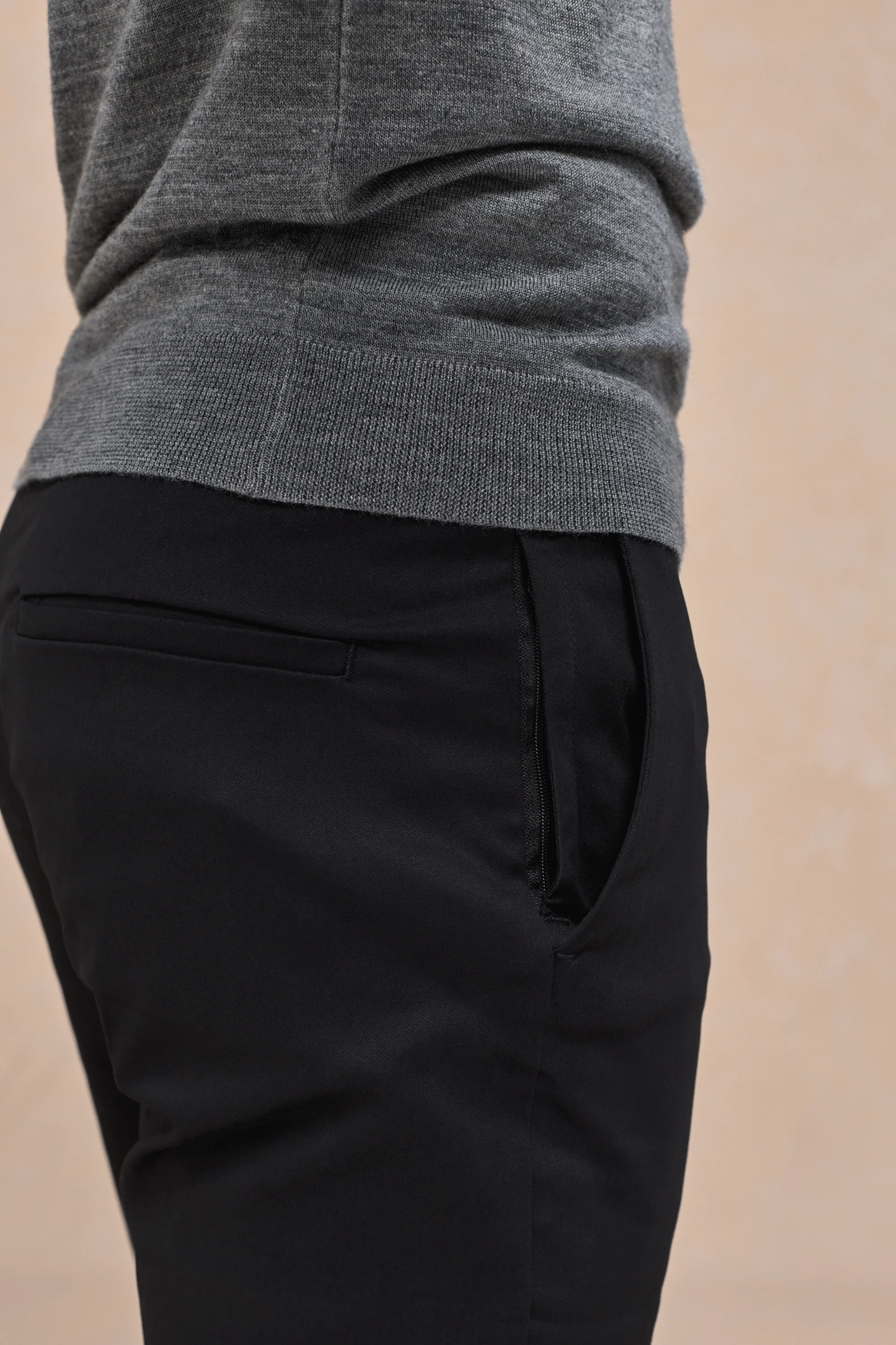 Elliot Easy Chino - Black - Image 6