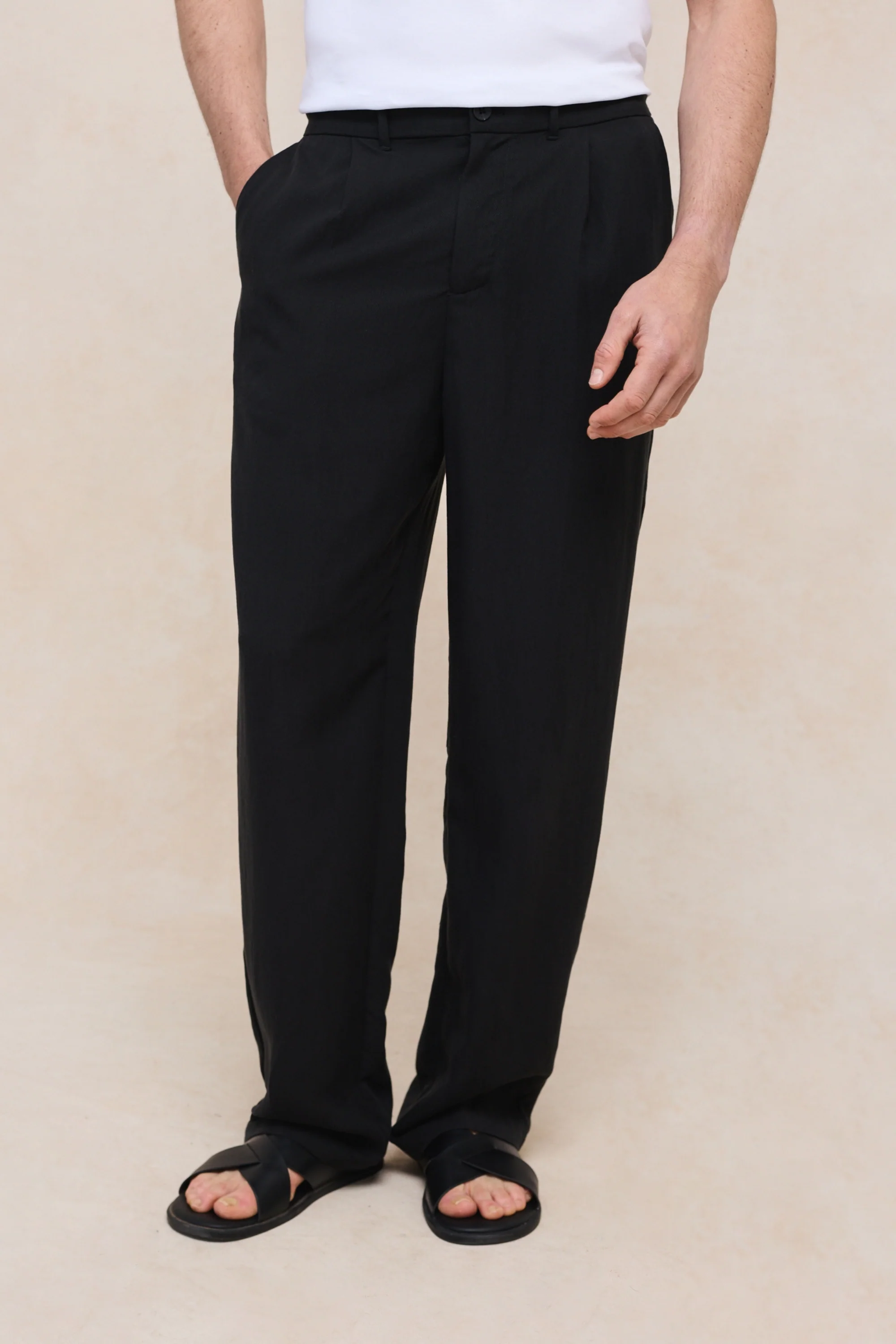 Helio Pleated Relaxed Trouser - Black - Image 5