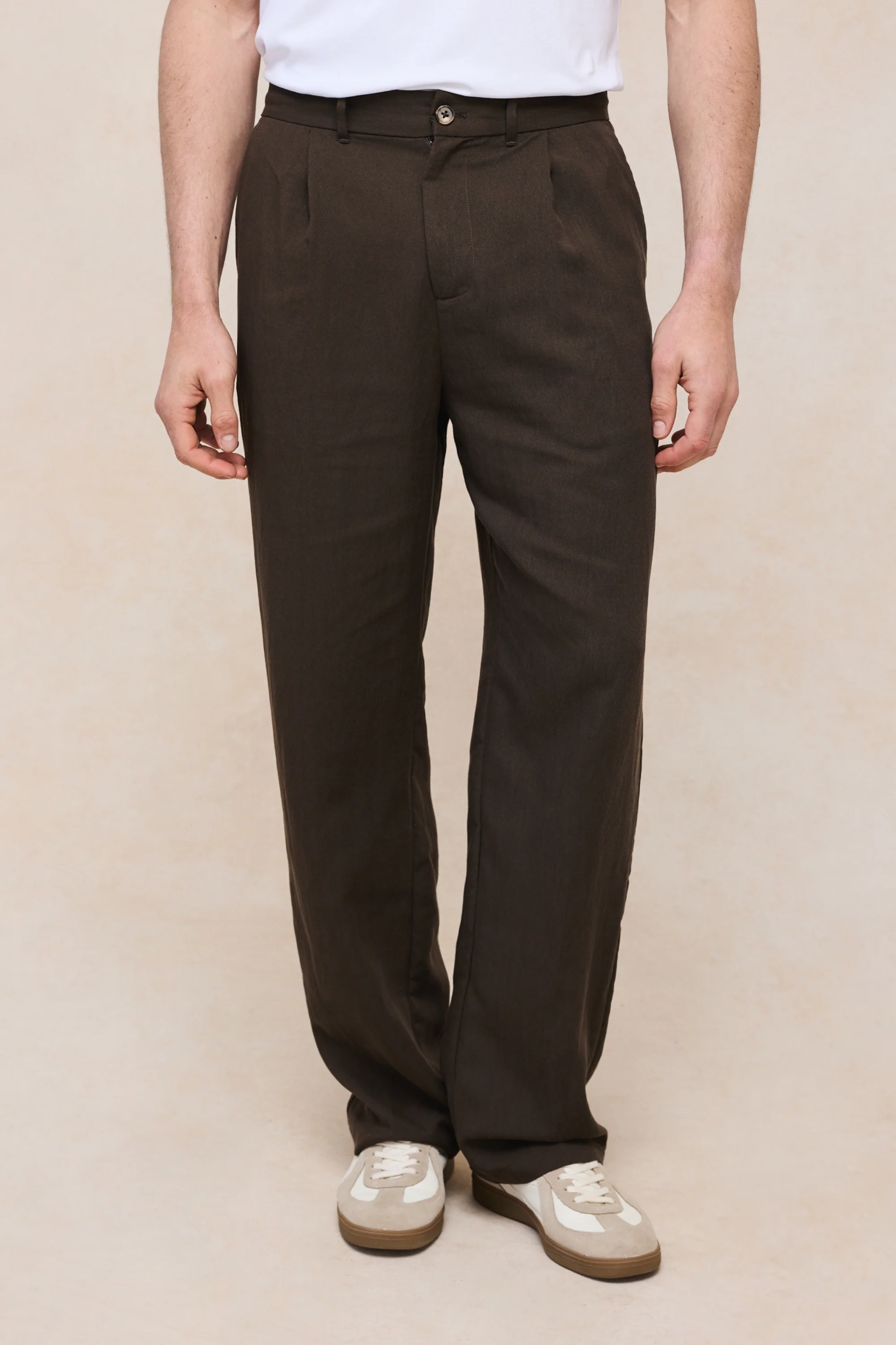 Helio Pleated Relaxed Trouser - Brown - Image 3