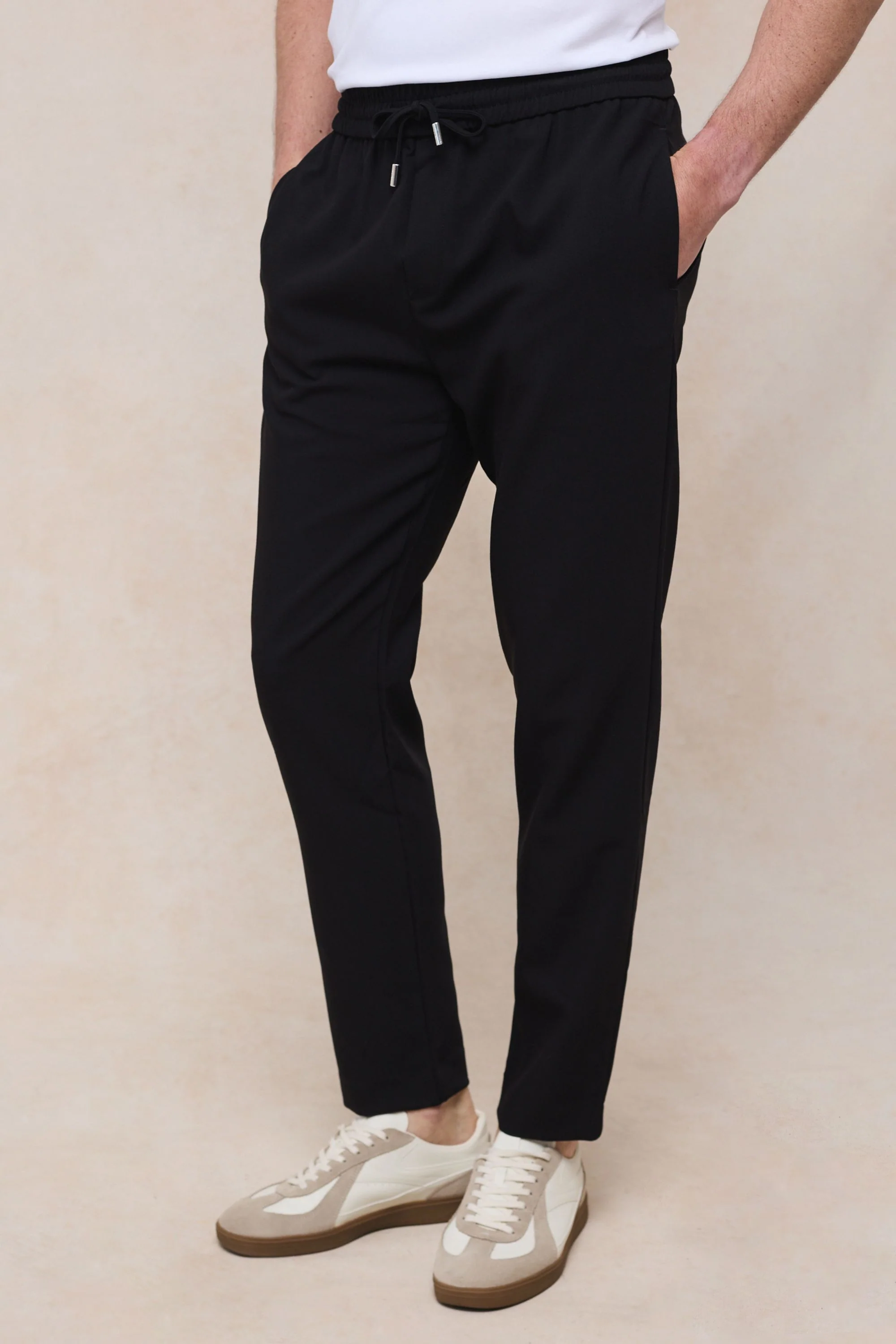 Mateo Tapered Trouser - Black - Image 3
